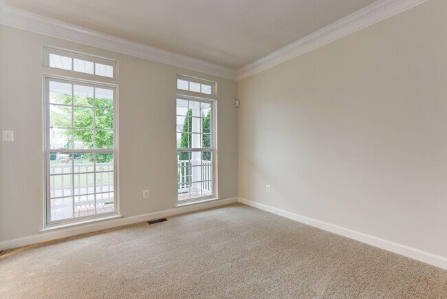 Building Photo - 2705 Mae Wade Ave