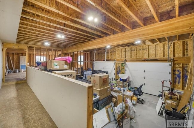 Building Photo - Stunning St. Anthoney Home: Recently Remod...