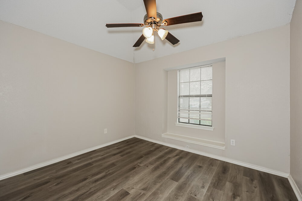 Building Photo - 2221 Collier Ct