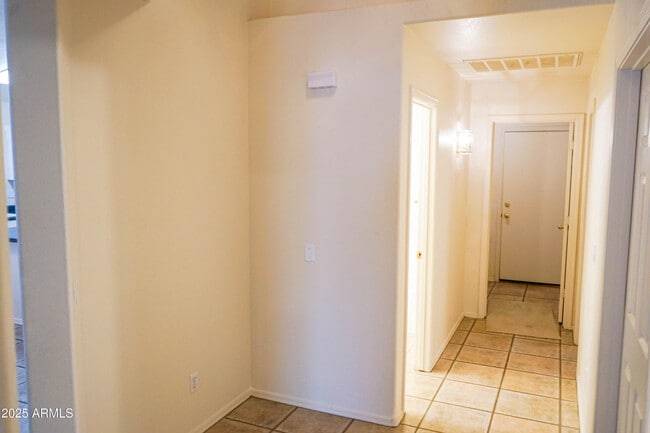 Building Photo - 898 E Monterey St