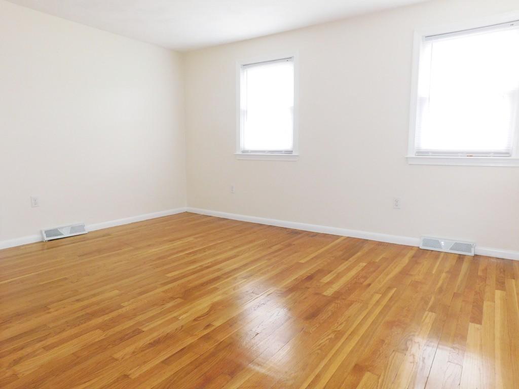 Building Photo - 249 Bridge St