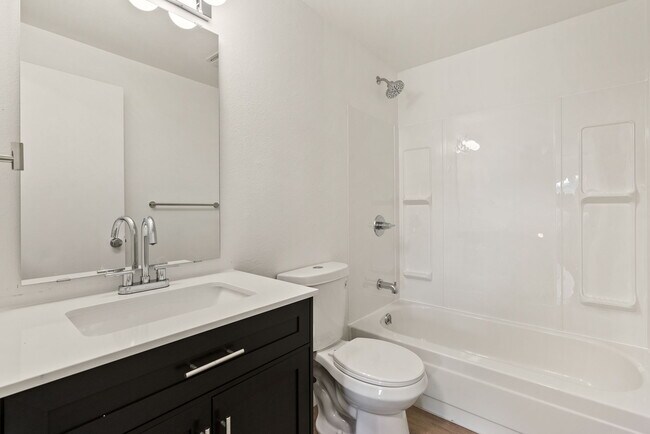 Building Photo - 5427 NE Killingsworth St