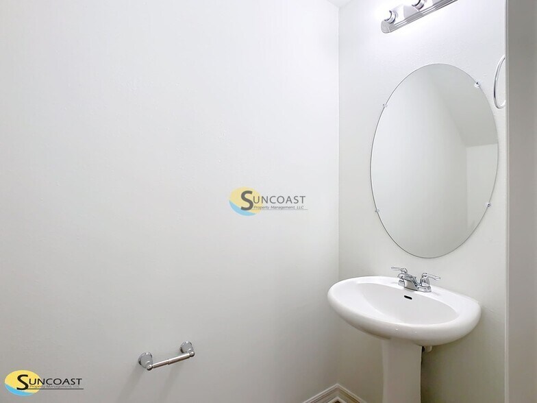 Building Photo - 3821 SW 43rd Ct