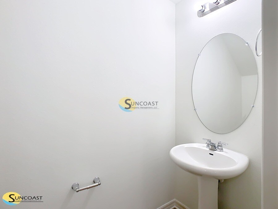 Building Photo - 3821 SW 43rd Ct