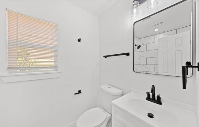 Building Photo - Charming 3-Bedroom 2-Bath Home for Rent