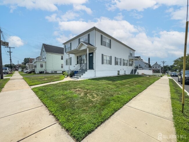 Primary Photo - 105 Lowell St
