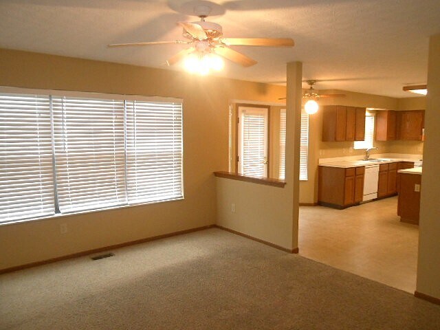 Building Photo - 5104 Blossom Ct