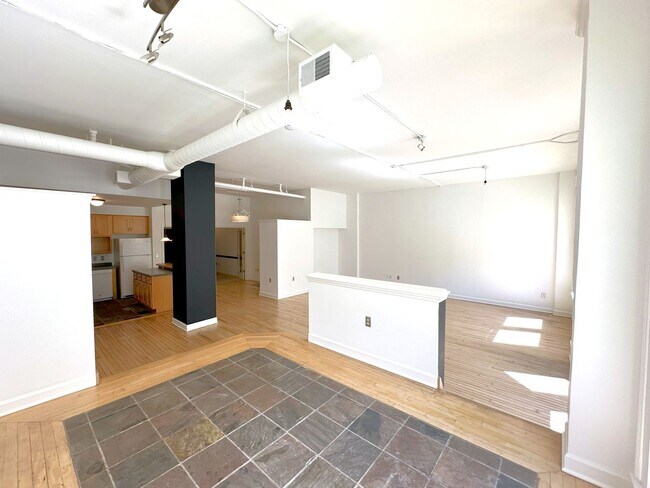 Building Photo - 1 bedroom Condo in Cawker Building