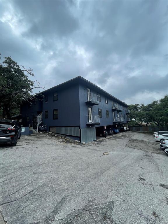 Building Photo - 516 S Park Dr