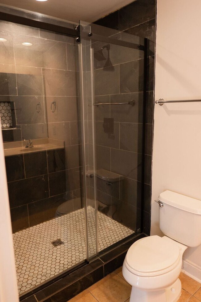 Building Photo - 4988 Wyngate Village Dr