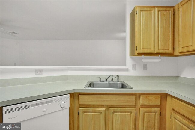 Building Photo - 119 Oriole Ct