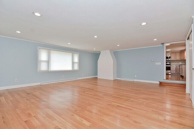Building Photo - 4 Edgemont Ave