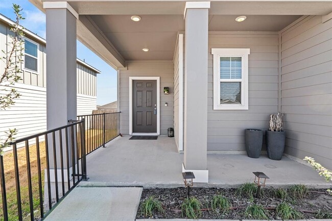 Building Photo - 14705 Shooter McGavin Dr