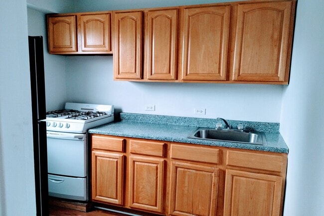 Building Photo - 1608 Ocean Pkwy