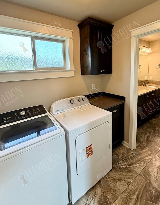 Building Photo - 63151 Black Powder Ln