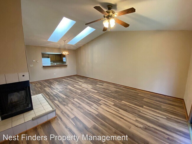 Building Photo - 3 br, 2 bath House - 2371 Ironstone Dr E