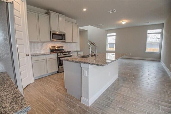 Building Photo - 344 Gaida Loop, Georgetown, Texas 78628