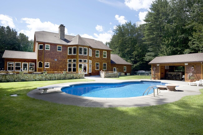 Building Photo - 32 Flat Rock Rd