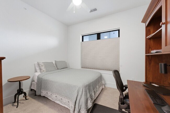 Building Photo - 15260 TX-105