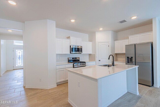 Building Photo - 10725 Walden Pond St