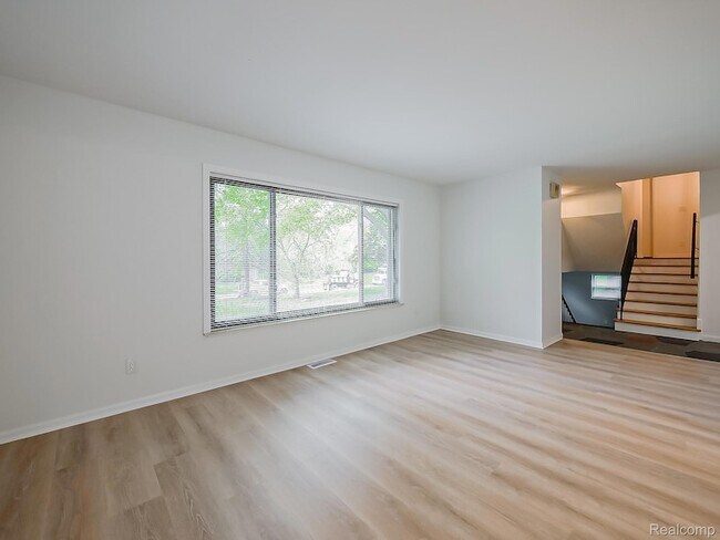 Building Photo - 7580 Thornwood St