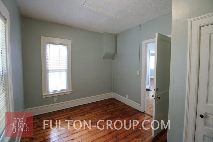 Building Photo - 20 Eastern Ave SE