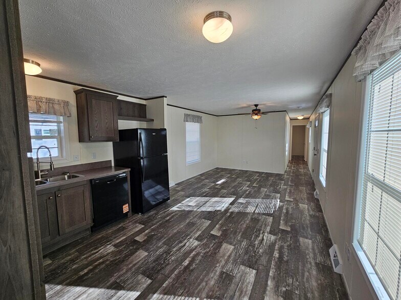 Building Photo - 54 Mapledale Acres