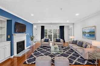 Building Photo - 27207 Plantation Dr NE