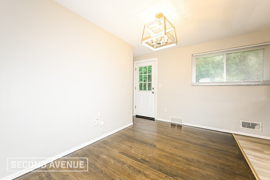 Building Photo - 415 College Park Dr