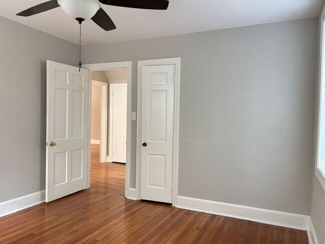 Building Photo - Available now. WATER & SEWER INCLUDED! Gre...