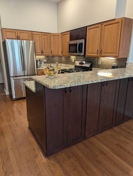 Building Photo - 1255 N Honore St