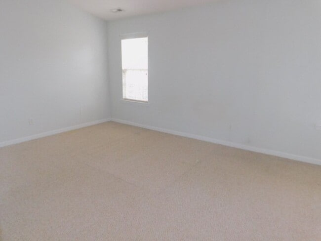 Building Photo - Wonderful 3br/2.5ba TH in excellent Apex location! One car garage! Available February 1st!