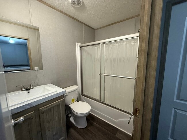 Building Photo - Mobile home for sale