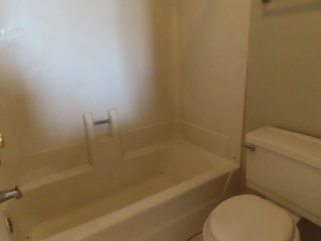 Building Photo - North Mesa 2 Bedroom 2 Bath Condo in Gated Community