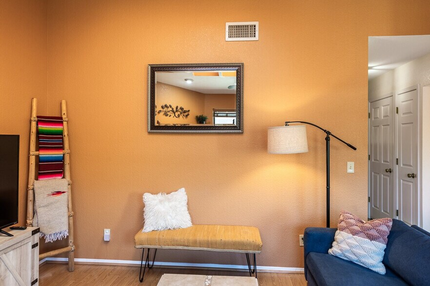 Building Photo - 505 Jacks Canyon Rd