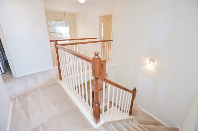 Building Photo - 21210 Woodland Green Dr