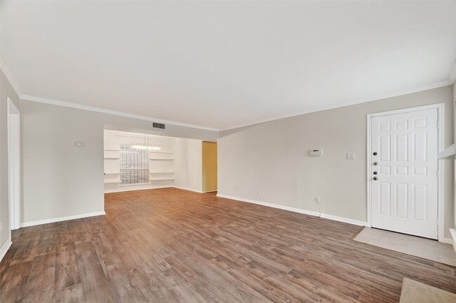 Building Photo - 3700 W Clay St