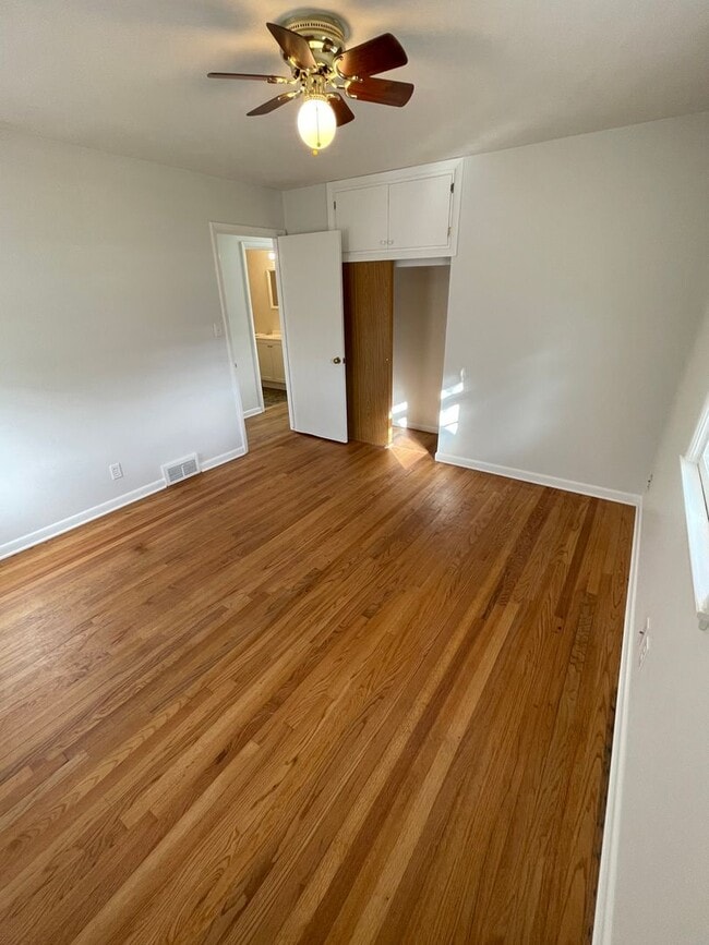 Building Photo - West Side 3 bedroom, 2 bathroom home for rent