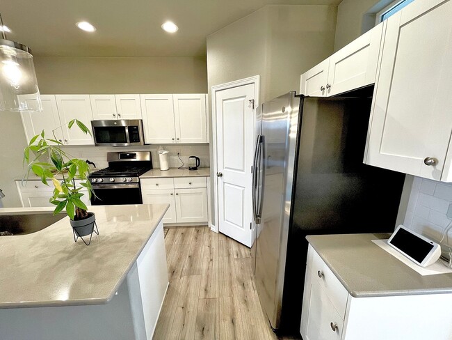 Building Photo - 7870 Bone Crk Pt