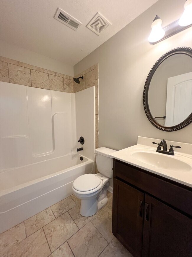 Building Photo - 1604 Railton Ct