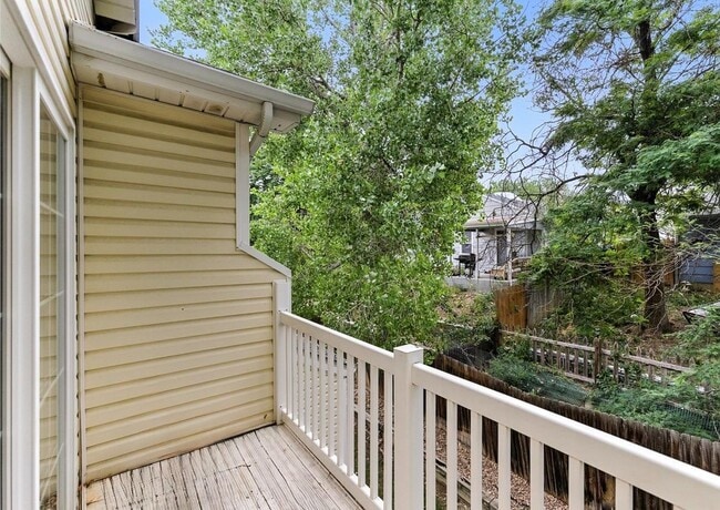 Building Photo - 17281 E Ford Dr