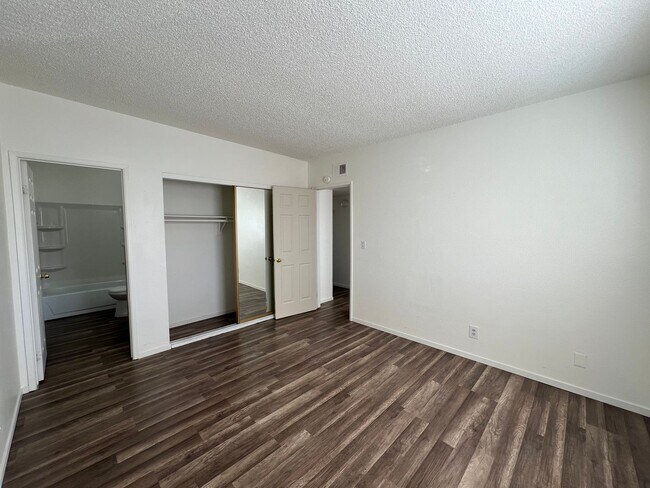 Building Photo - 6942 Appleton Dr