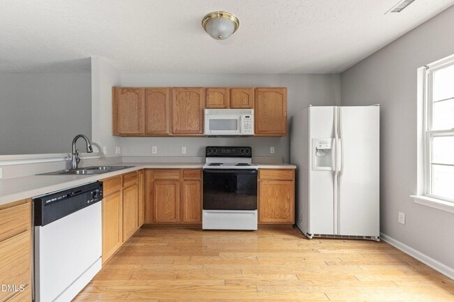 Building Photo - 3358 Tarleton W
