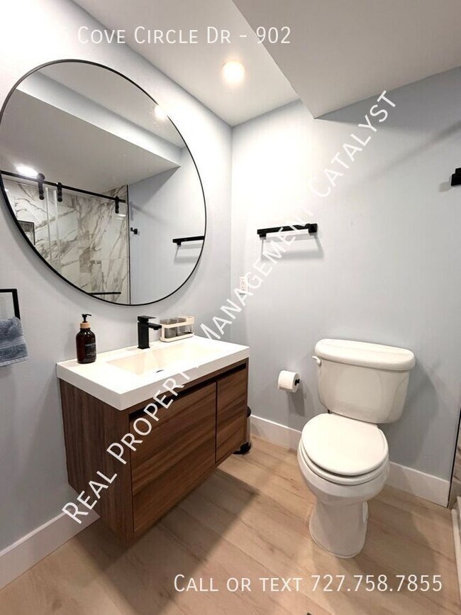 Building Photo - 4725 Cove Cir