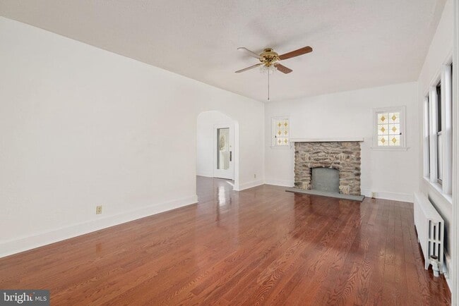 Building Photo - 20 Easton Rd