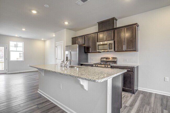Building Photo - 2437 Kasota Ln