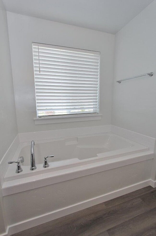 Building Photo - Immaculate & Spacious home in West Meridian