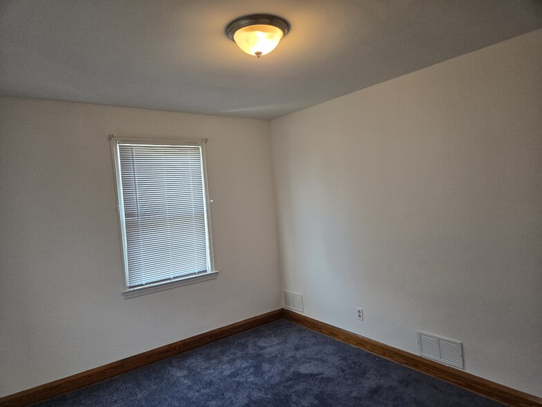 Building Photo - 3518 Elmora Ave
