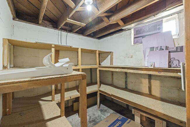 Building Photo - Cozy 3-Bedroom Ranch with Garage in Charmi...