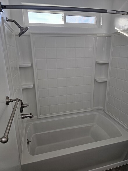 Bathroom - 316 Crocker St